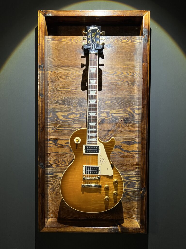 Gibson Jimmy Page Signature Les Paul Standardを買取頂きました